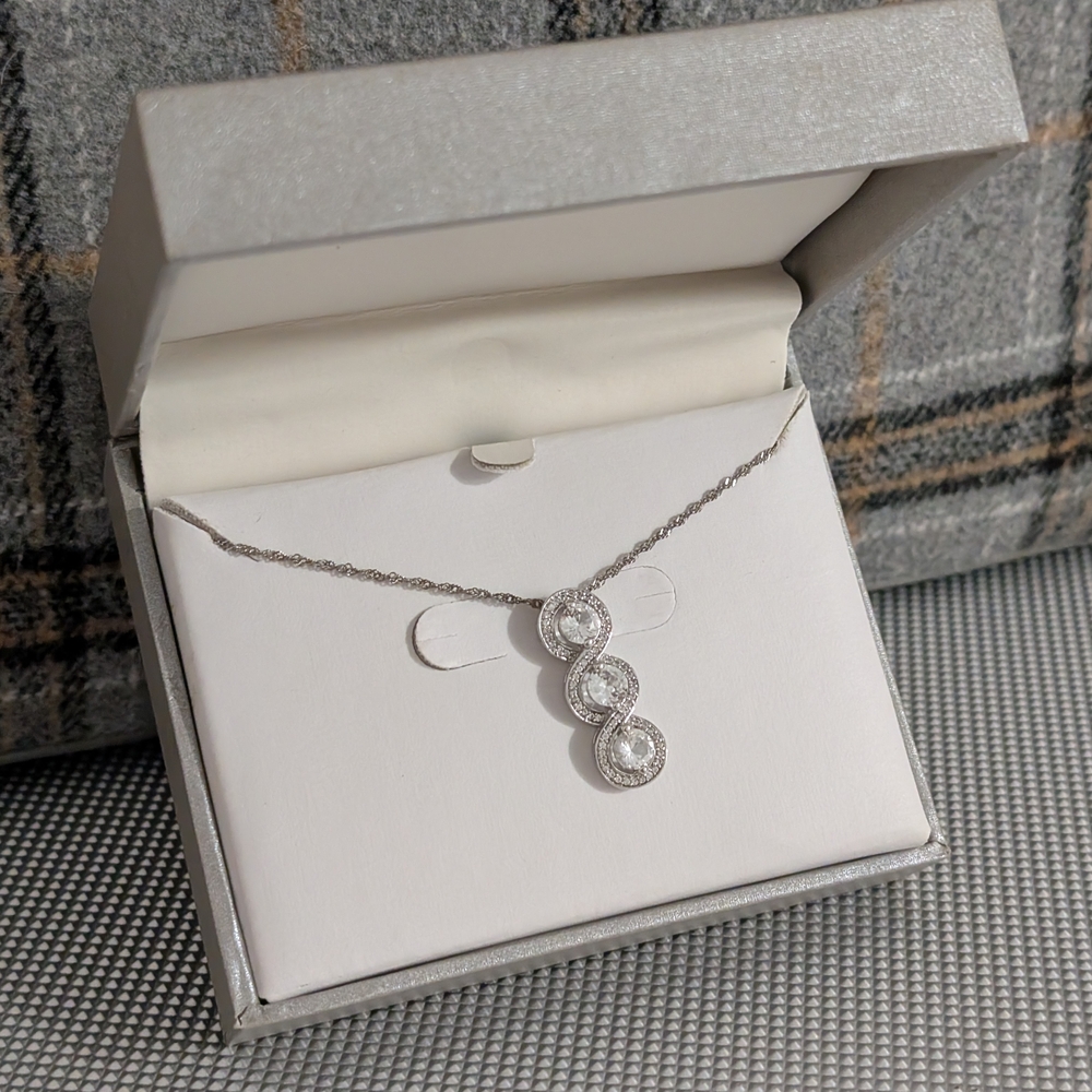 Elegant Silver Infinity Pendant Necklace